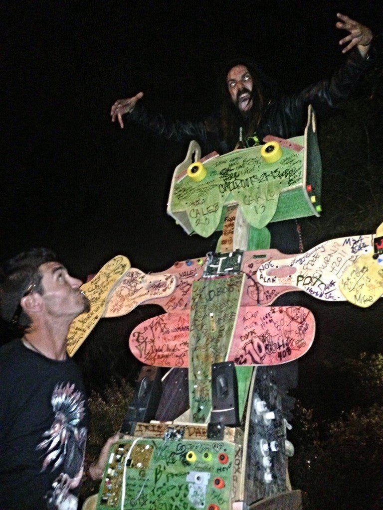 ROOTS, ROCK, ROBOTS!